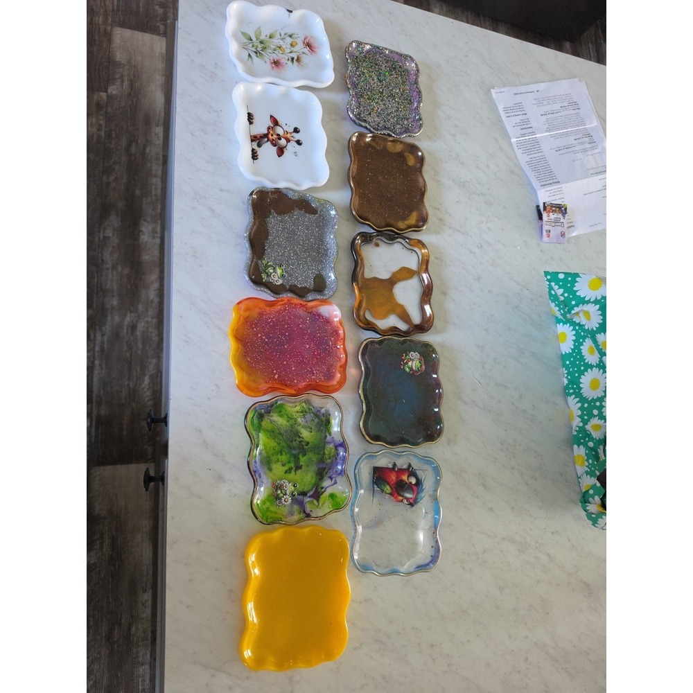 Handmade  Resin  Wavy Edge Plates